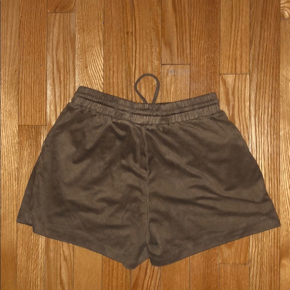 H&M tan polyester suede shorts - Picture 2 of 2